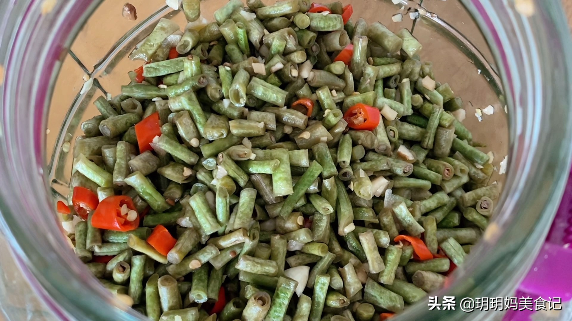 腌酸豆角简约做法,腌酸豆角的家常做法简单