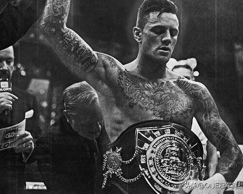 从捡垃圾到世界冠军,尼基霍兹肯最新比赛