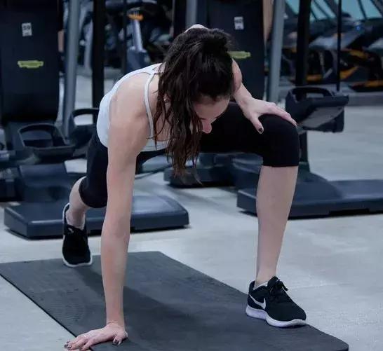 动态拉伸拉伸的是什么,静态拉伸和动态拉伸合集