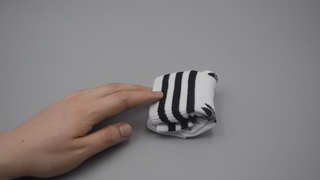 袜子多占空间又不好找，教你一招收纳新方法，整齐又不占空间