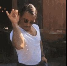 孕后期脚抽筋手腕痛,孕中期手臂痛手麻小腿抽筋