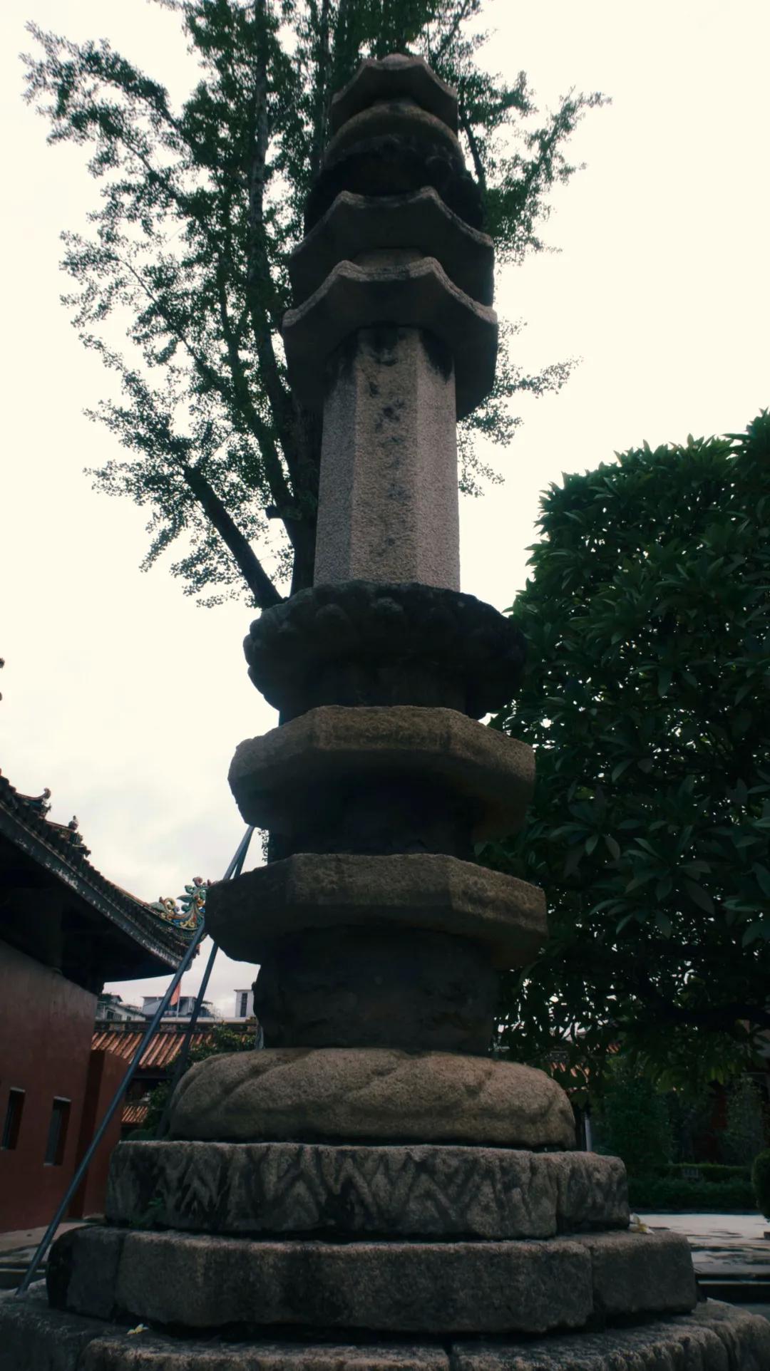 秋天的第一本书《爱如禅你如佛》情僧苏曼殊的红尘游历