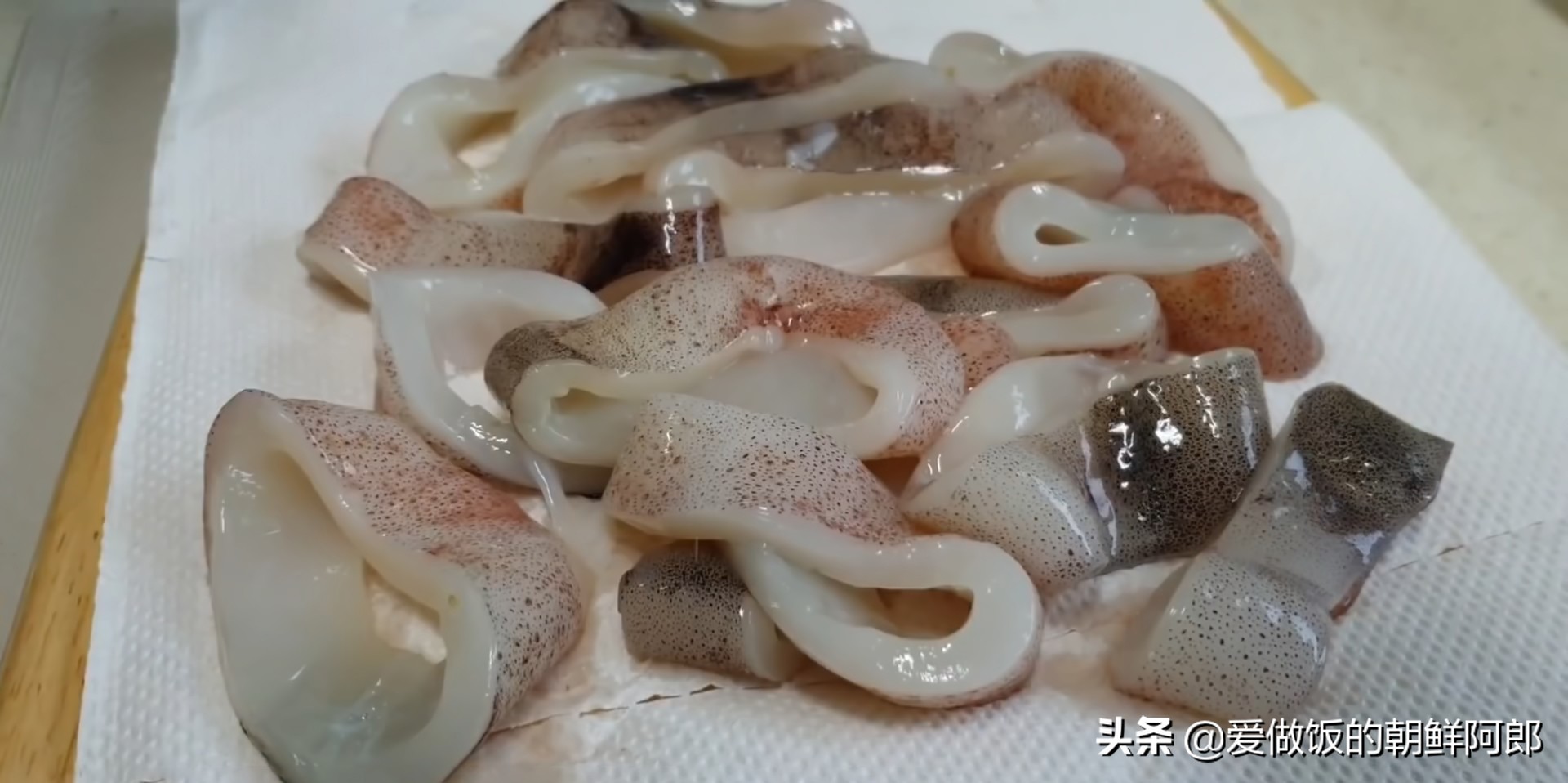 酥脆炸鱿鱼好吃又简单,香酥炸鱿鱼的做法金黄酥脆