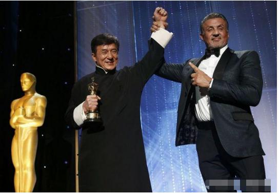 成龙为什么这么爱国？成龙的家国情怀，何以如此至诚至深？