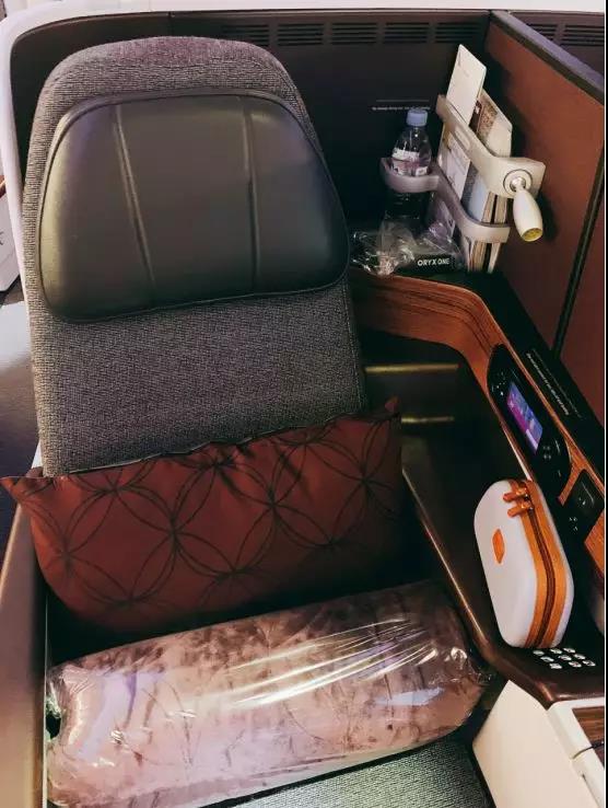 卡塔尔航空777经济舱体验,卡塔尔航空qsuite商务舱是哪个飞机