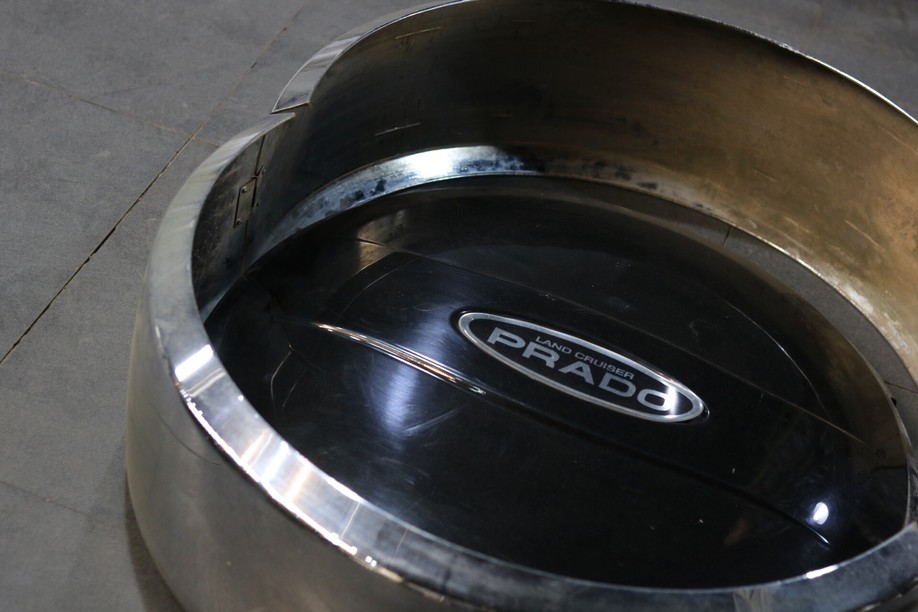 怪兽修车:修复一辆09款中东版丰田霸道,最终旧车变新车