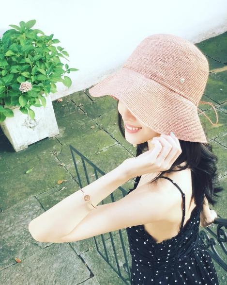 章泽天凭借健美操进清华视频,章泽天玩陀螺