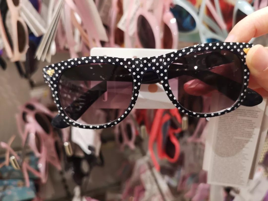 给娃挑太阳镜,孩子怎么选墨镜