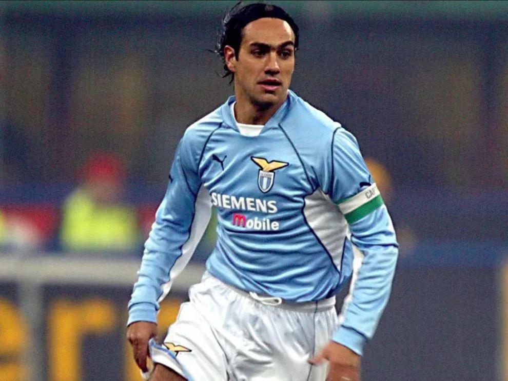 聊聊国家队那点事,聊聊足球队徽