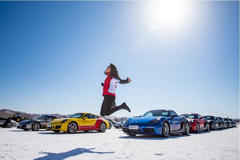 保时捷911turbos漂移,保时捷panamera雪地模式怎么开