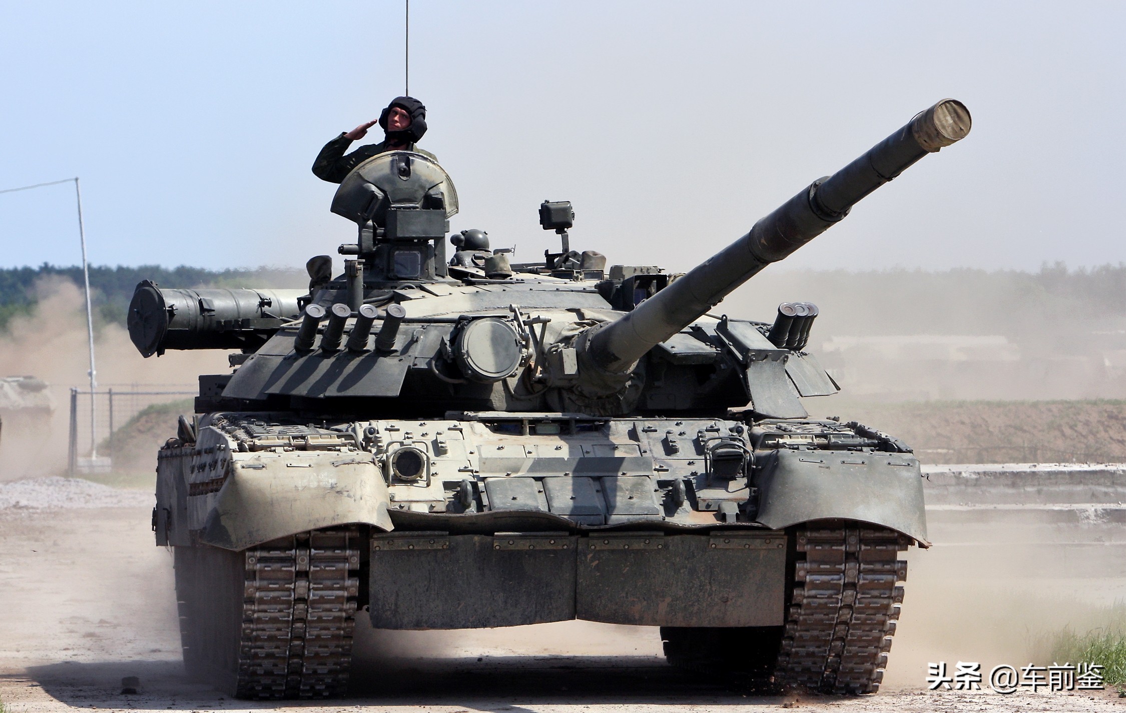 中国99式主战坦克还用柴油机吗,坦克柴油机能换成燃气轮机吗