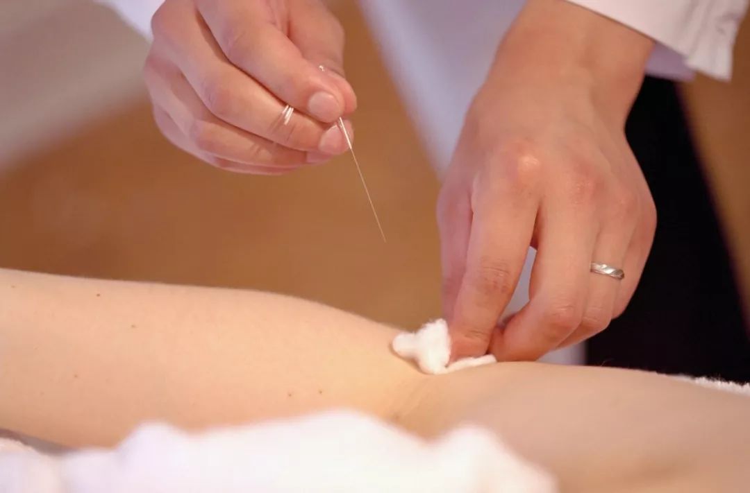 与脂肪粒和解要做好以下几点,处理隐蔽脂肪粒