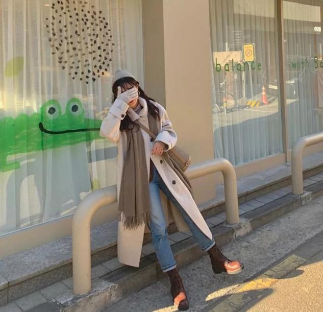 大衣怎么穿穿出不一样的感觉,这才是大衣最显高级的穿法