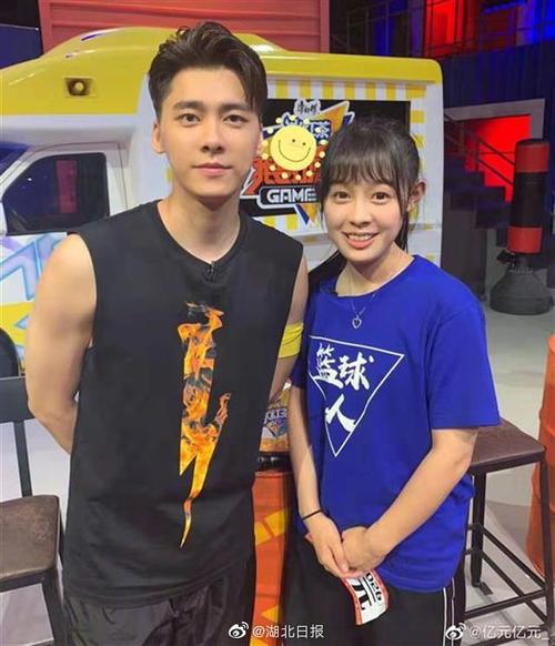 抖音上百万粉丝的篮球女孩,爱打篮球女网红