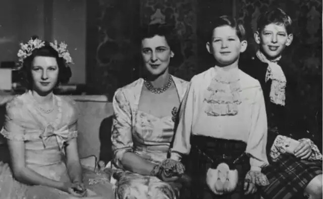 绝色王妃玛丽娜:结婚时让女王当花童,女儿却跟菲利普纠缠近20年