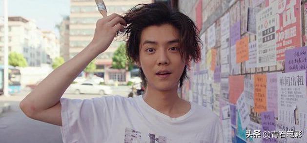 鹿晗戴帽子头发压塌了,鹿晗军帽压不住刘海