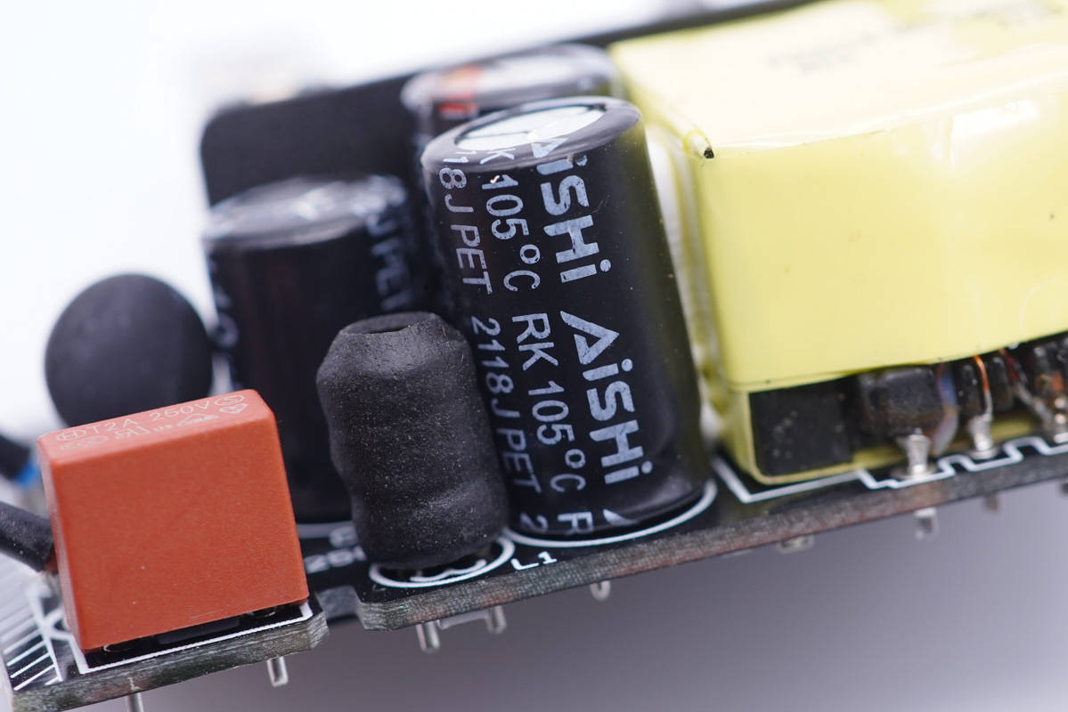 公牛快充多功能插座怎么样,插座一哥最新上市消息