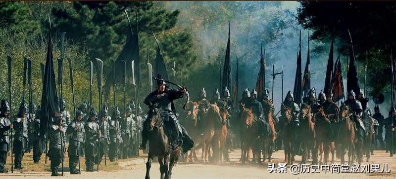 诸葛亮劝解刘禅怎样处理朝政,易中天评曹操看透人性