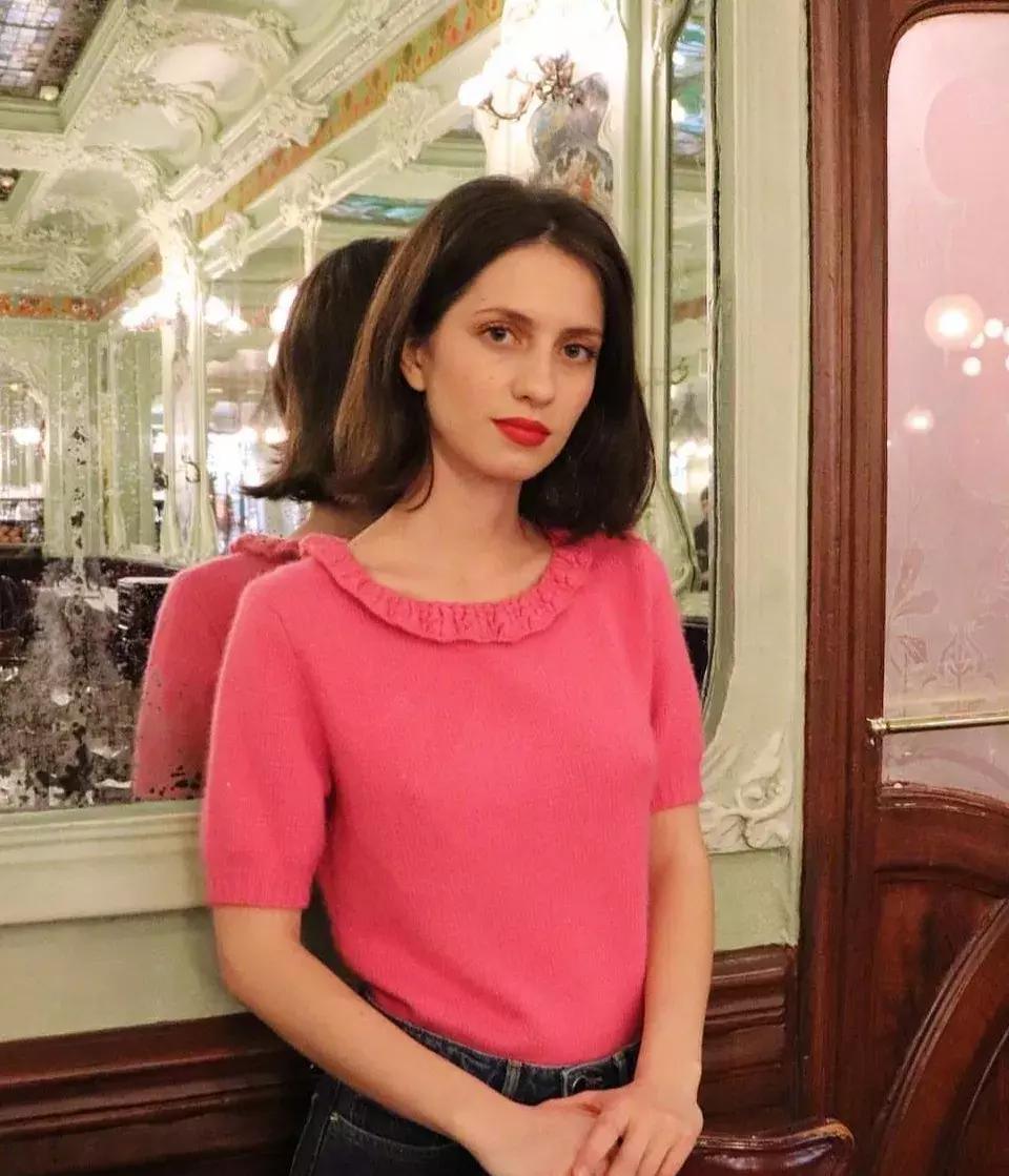 刘雯米兰时装周试装,刘雯维密走秀比心