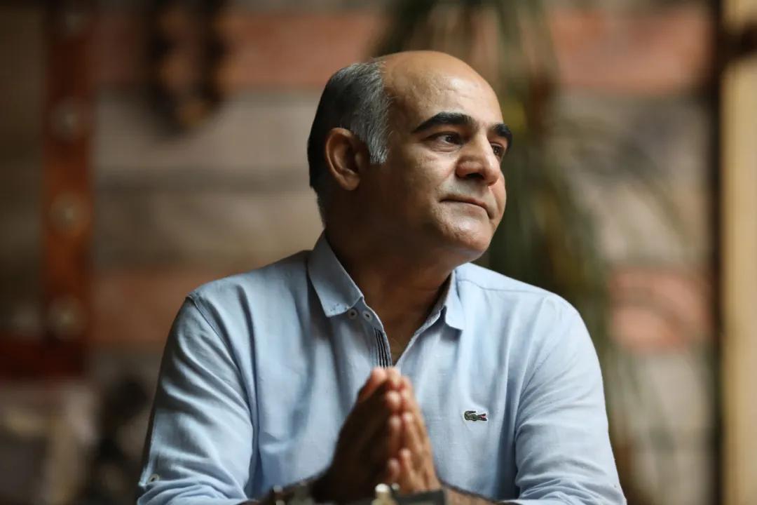 男孩连女厕所都要进，女孩却进不了足球场