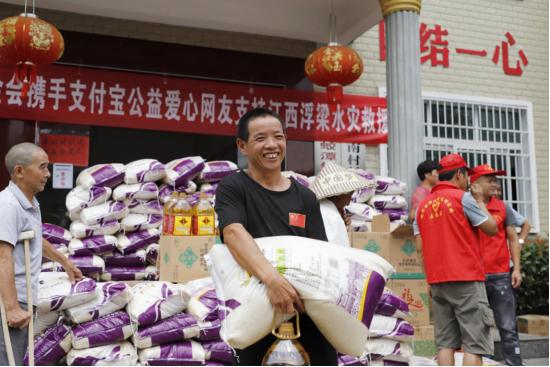 无惧风雪严寒坚守战役一线,不惧风雨救援