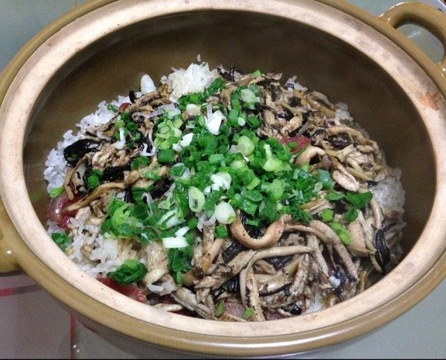 一吃就上瘾的煲仔饭,大厨教腊味煲仔饭砂锅家常做法