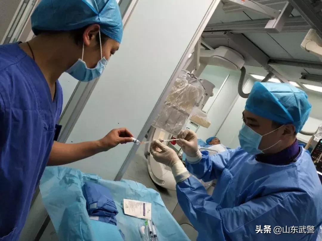 为军服务医院,为部队服务医院