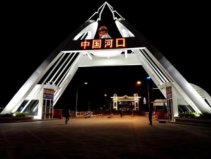 一个人在边境“河口”火车站边，遇假藏民售卖虎鞭、泡制方法