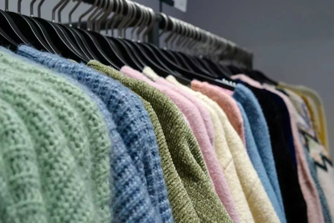 现代年轻人消费观只买吃的,当代年轻人消费观太真实了