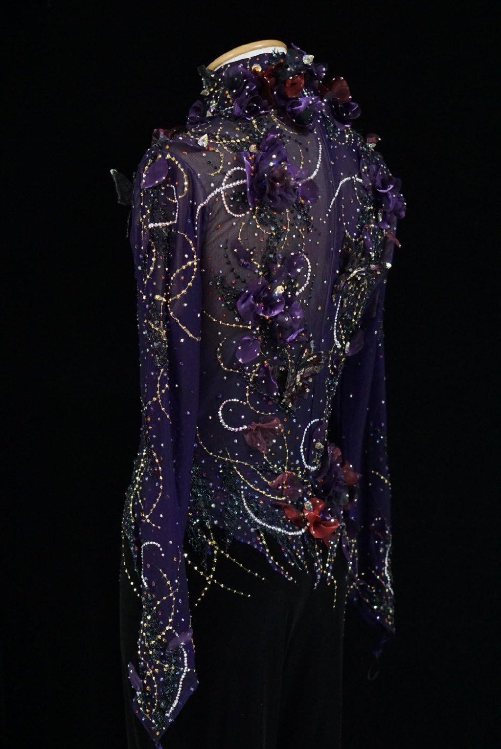 羽生结弦穿花衬衫2018,羽生结弦花衬衫拼接款