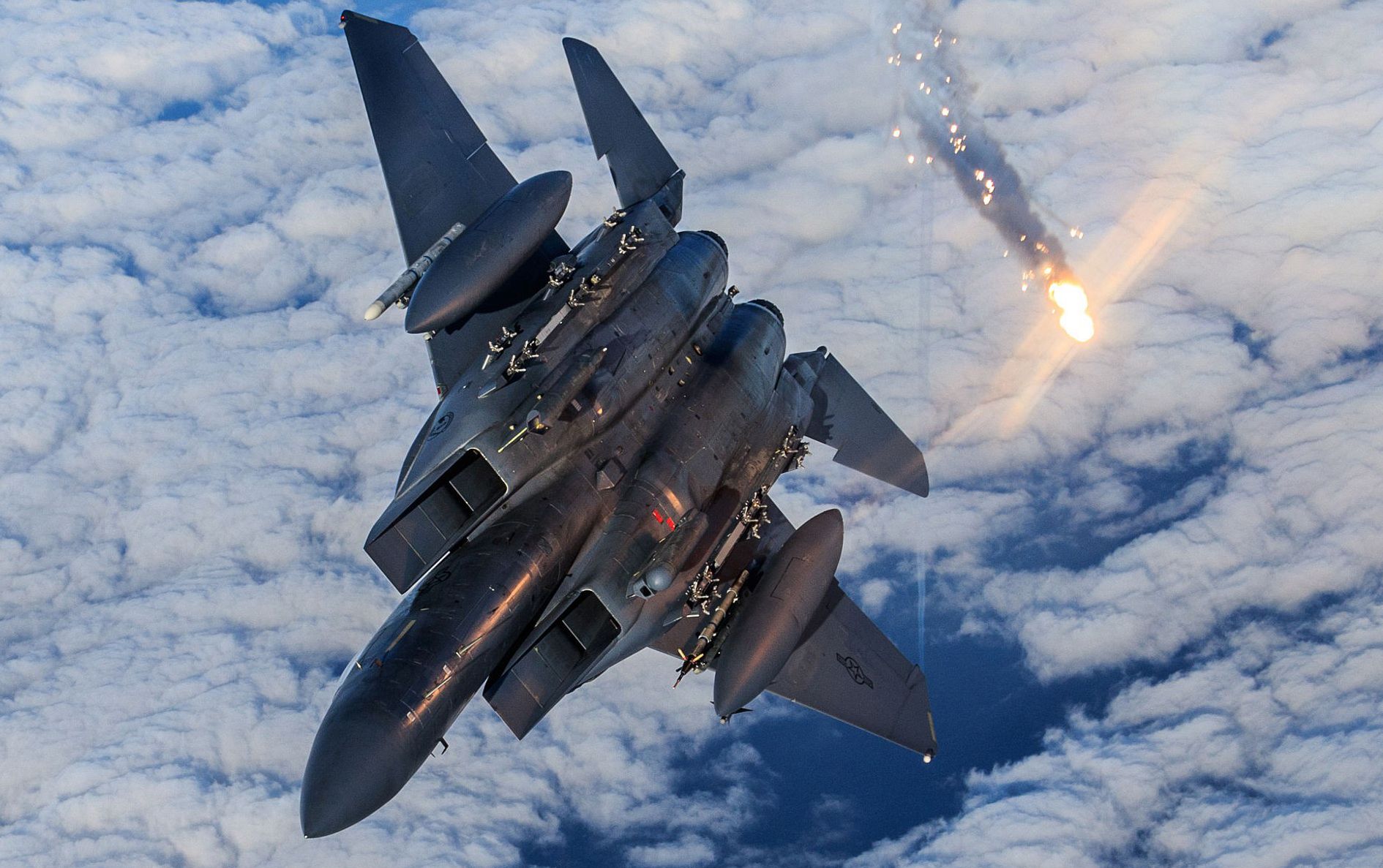 三菱重工能造哪些武器,三菱重工有造飞机坦克的设备