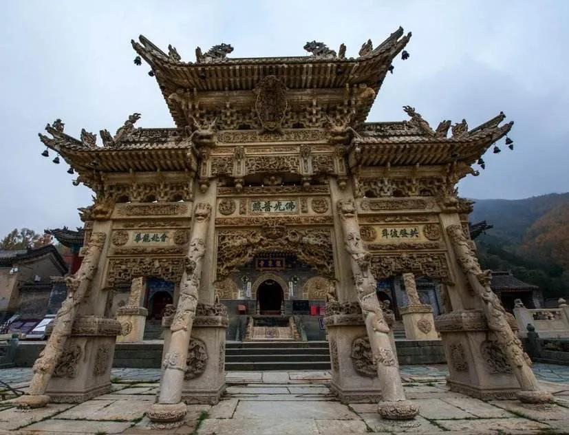 文殊菩萨五台山佛光之旅,五台山文殊菩萨真身照片事件解密