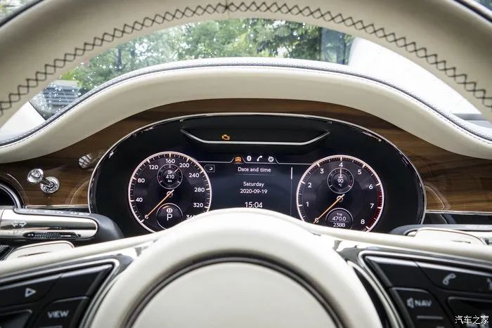 宾利飞驰对比迈巴赫s480气场,宾利飞驰街拍气场霸气视频