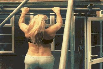 又宽又薄背阔肌怎么练的,怎么样才能练好背阔肌