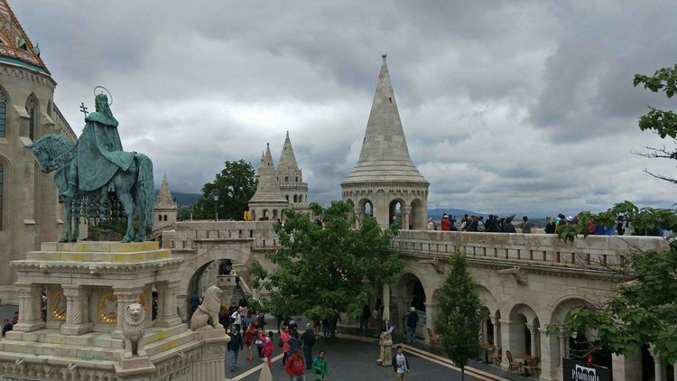 匈牙利的首都,当年陈强曾到此,两个儿子取名“布达”“佩斯”