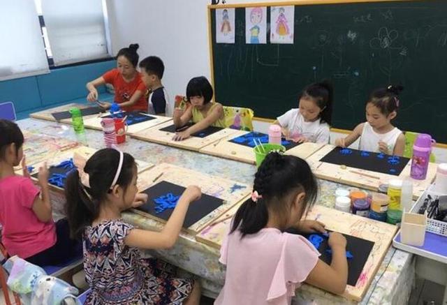 给孩子报兴趣班好处,如何选择给孩子报兴趣班