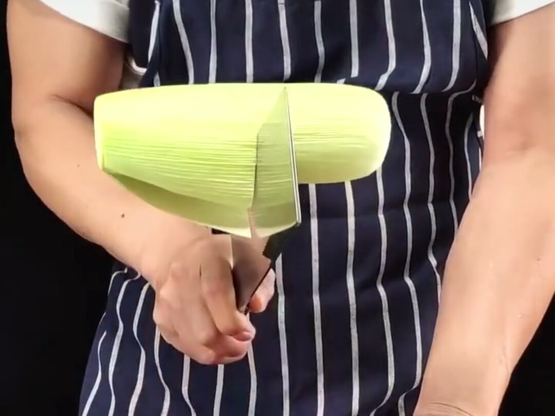 切玉米棒的妙招,切玉米小妙招爆款