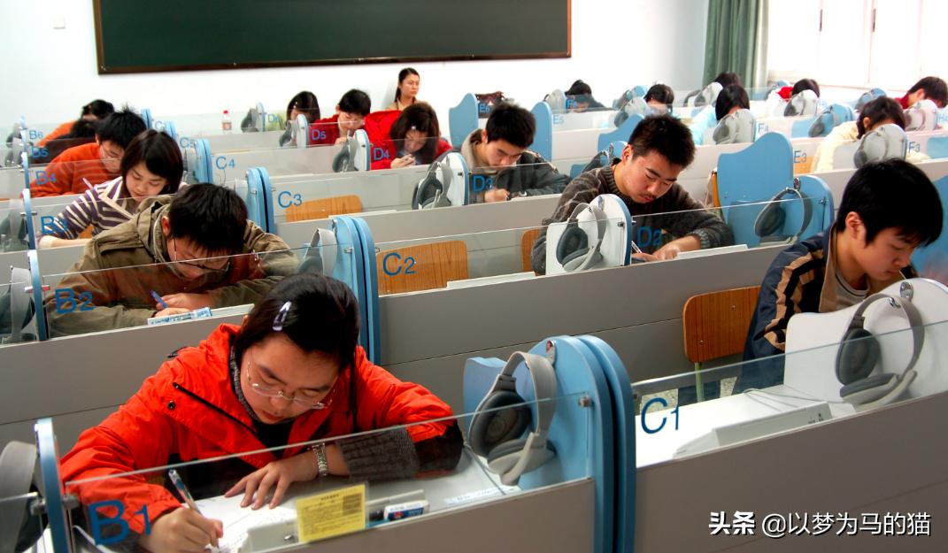 女生学这8个专业也能有“高收入”,且工作稳定,不担心会失业