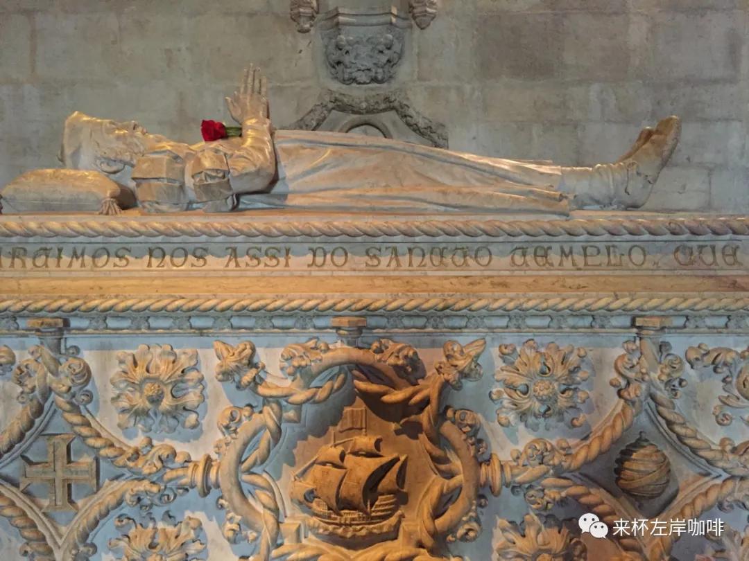 一座修道院,一座经历3次八级大地震不倒的塔