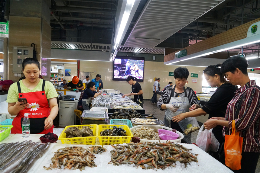 嵊泗列岛的梭子蟹很棒,浙江象山石浦码头梭子蟹