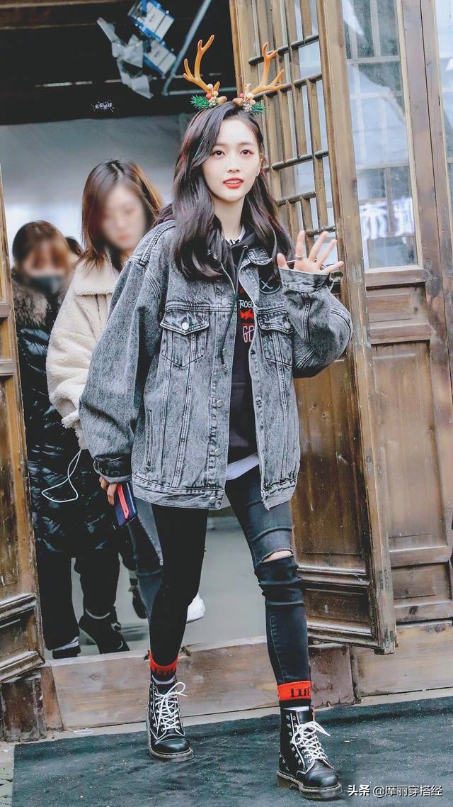 牛仔外套怎么搭配显瘦,女士修身显瘦牛仔外套