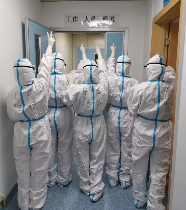 弘扬体育精神共同抗击疫情足球篇,弘扬体育精神众志成城抗疫