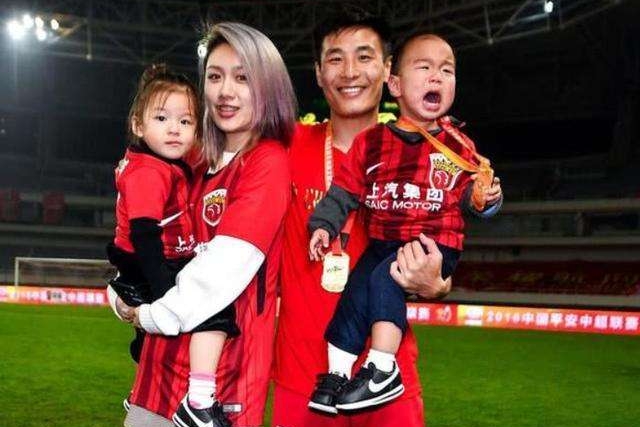 张稀哲和于大宝老婆,张稀哲的妻子袁晓艳