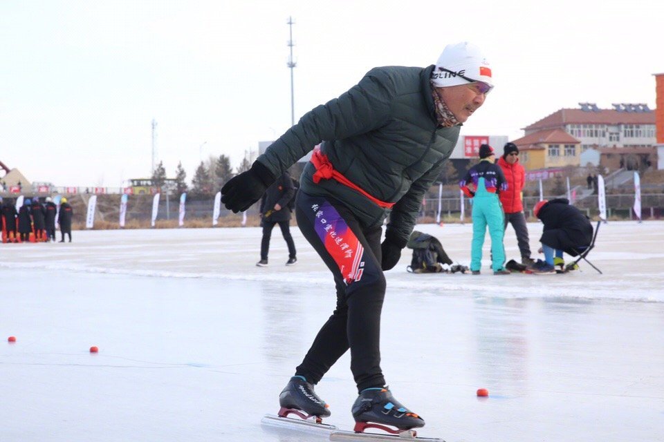 冰钓头鱼拍卖,冰湖捕鱼头鱼拍卖