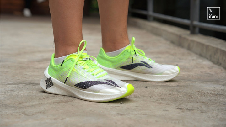 体验了飞电跑鞋后，我知道了为什么它很贵