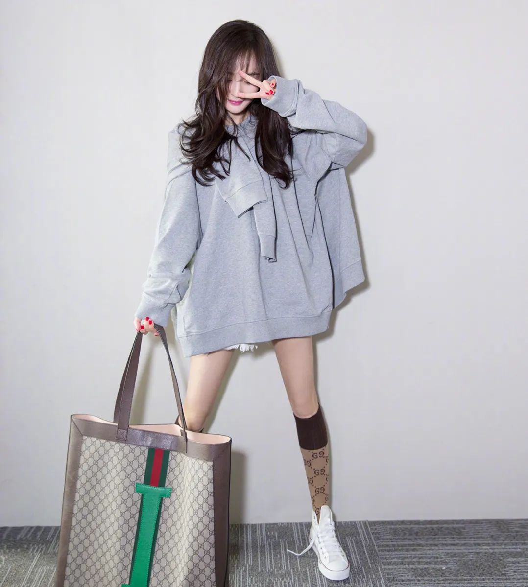 鞋柜怎么放春夏秋冬的鞋 (鞋柜必备的小白鞋)