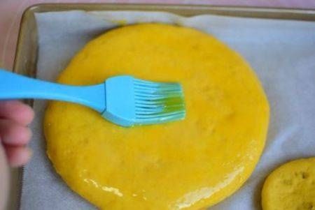 南瓜豆馅千层饼的家常做法,南瓜香掉牙夹心千层饼教程