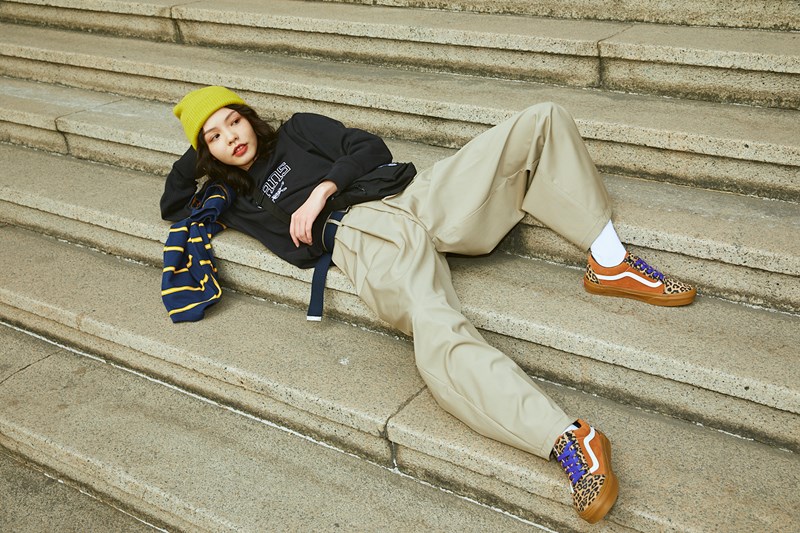 vans蓝色动物纹,vans棋盘格新年款