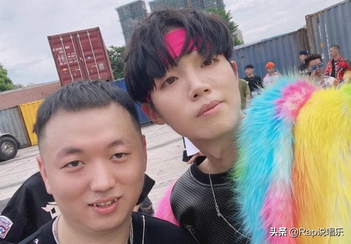 药水哥rapper中国新说唱现场,中国新说唱药水哥场外直播视频