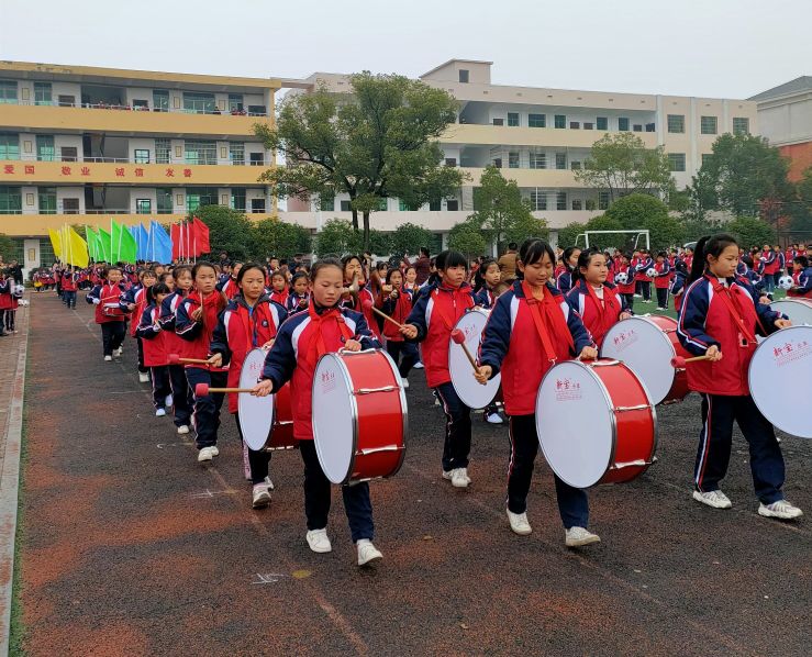 阳光成长快乐生活,阳光锻炼快乐成长